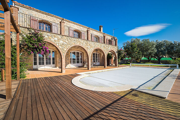 Bonita casa rural con vistas amplias en venta en Agullana