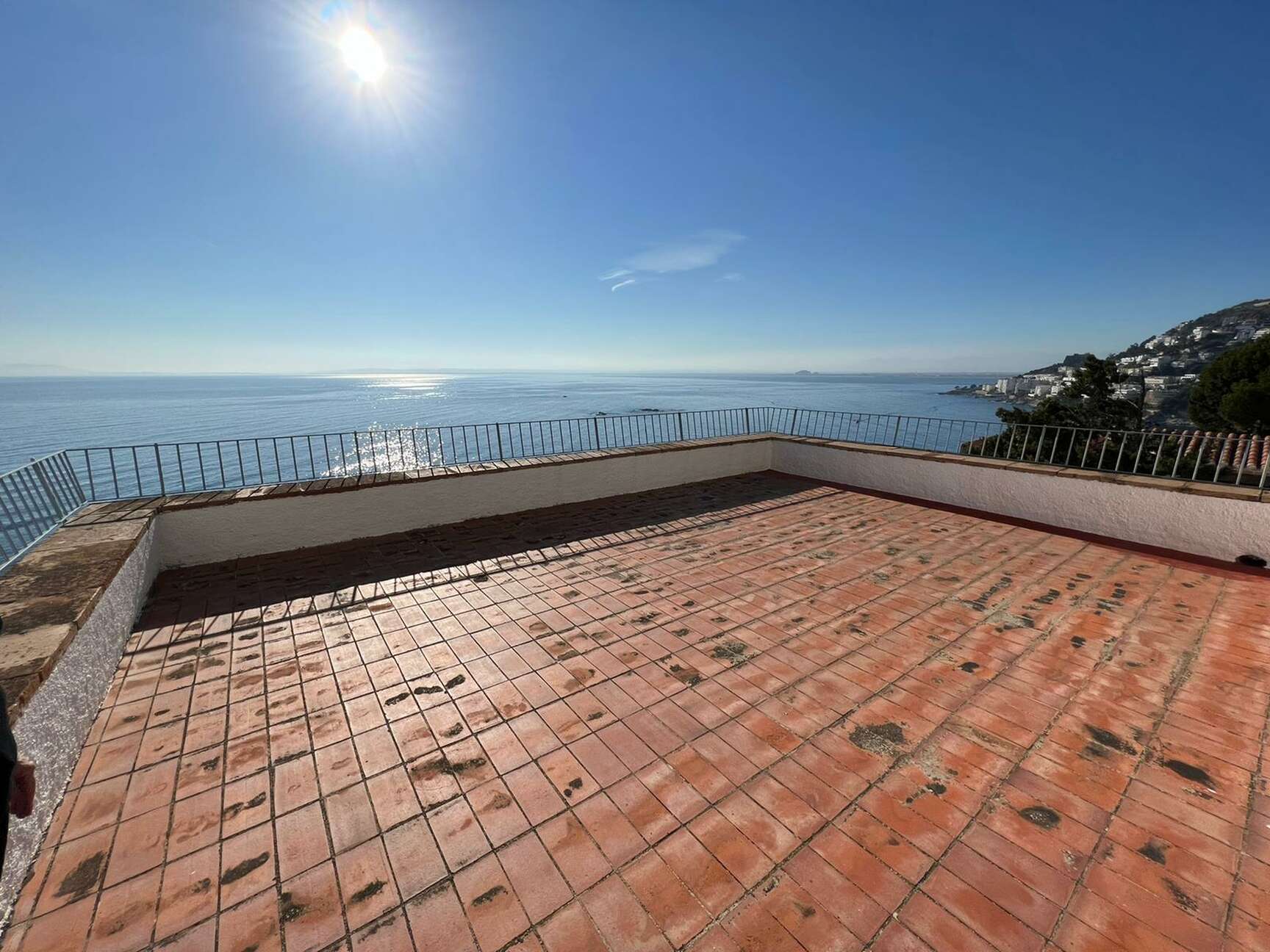 Casa estil mediterrani amb vistes al mar en venda Almadrava