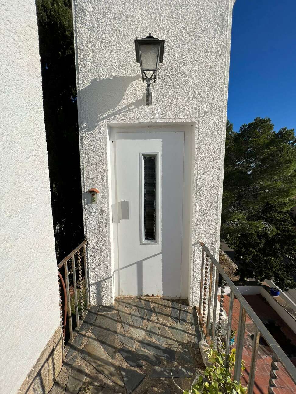 Casa estilo mediterraneo con vistas al mar en venta Almadrava