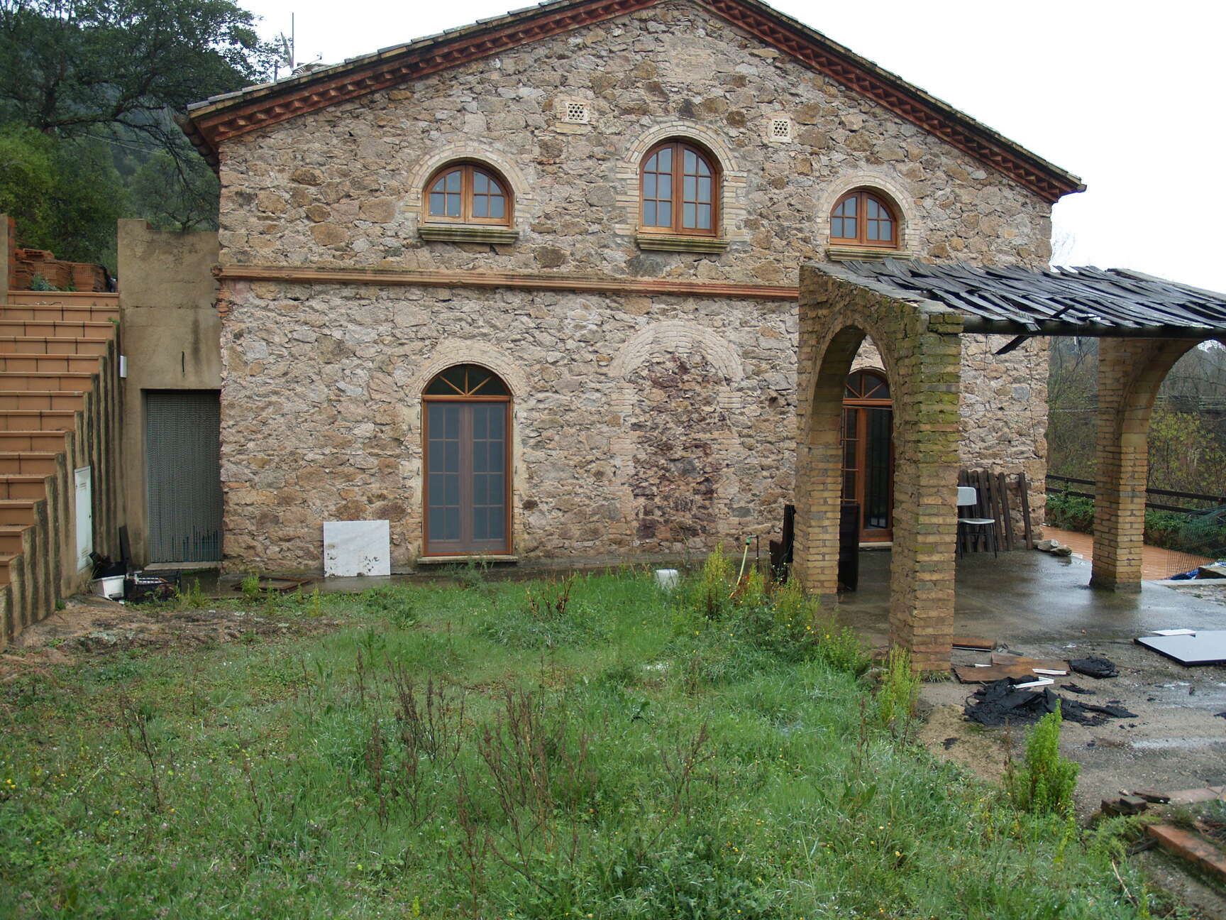 Investment, country house for sale in Boadella at the foot of the river
