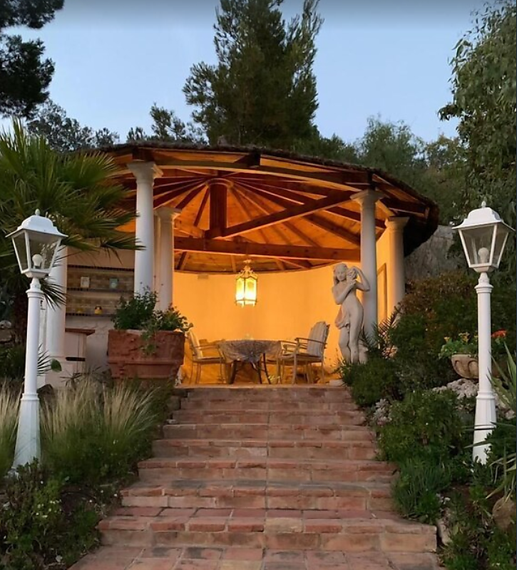 Belle maison à vendre dans les montagnes avec vue sur la mer Roses