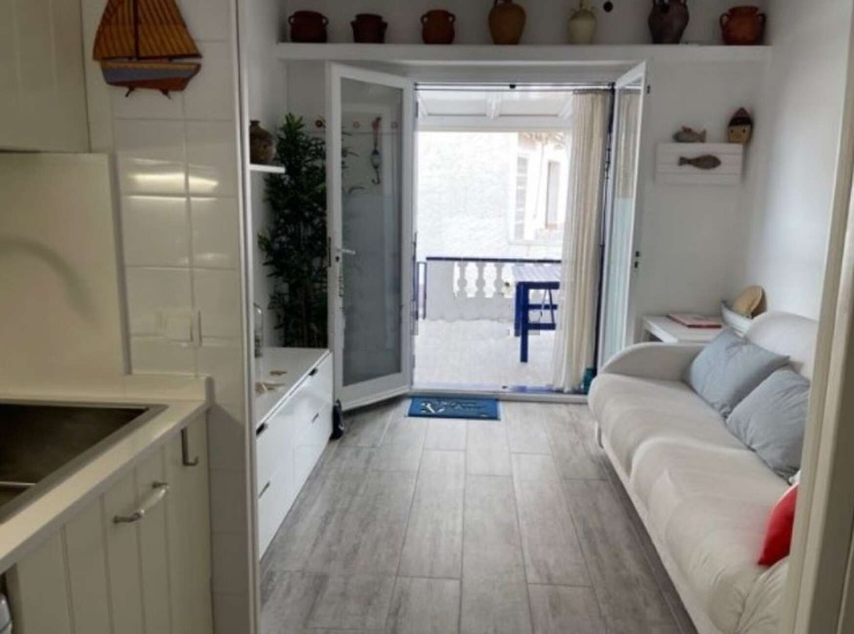 Renovated semi-detached house for sale in Empuriabrava