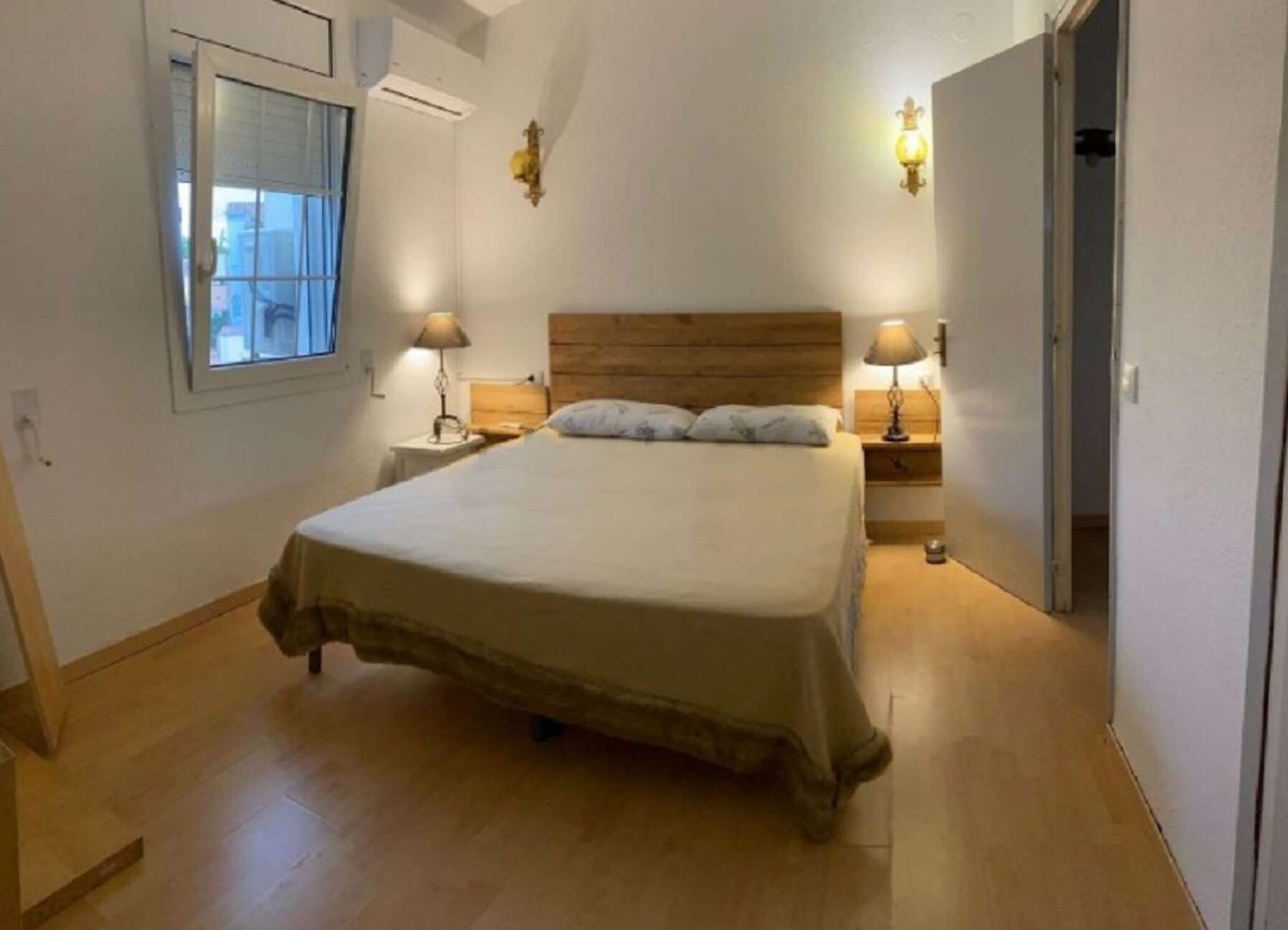 Bonita casa adosada reformada a la venta cerca de la playa Empuriabrava