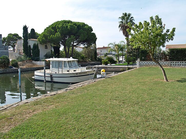 Schönes modernes Haus mit Liegeplatz und Pool zu verkaufen Empuriabrava