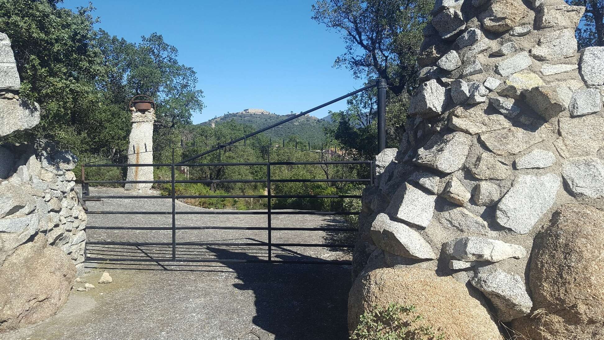 Finca a la venda ideal amb molt de terreny per a vedat de caça Jonquera