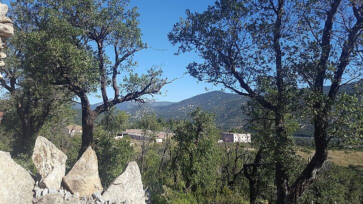 Finca a la venda ideal amb molt de terreny per a vedat de caça Jonquera