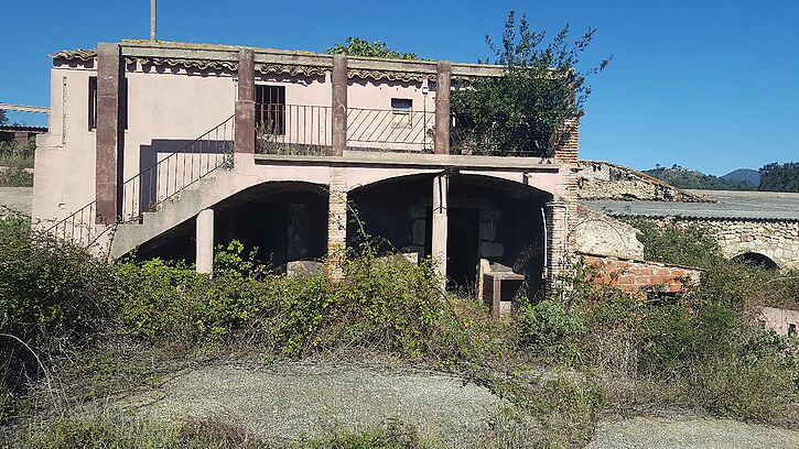 Finca for sale ideal with lots of land for Junquera hunting ground