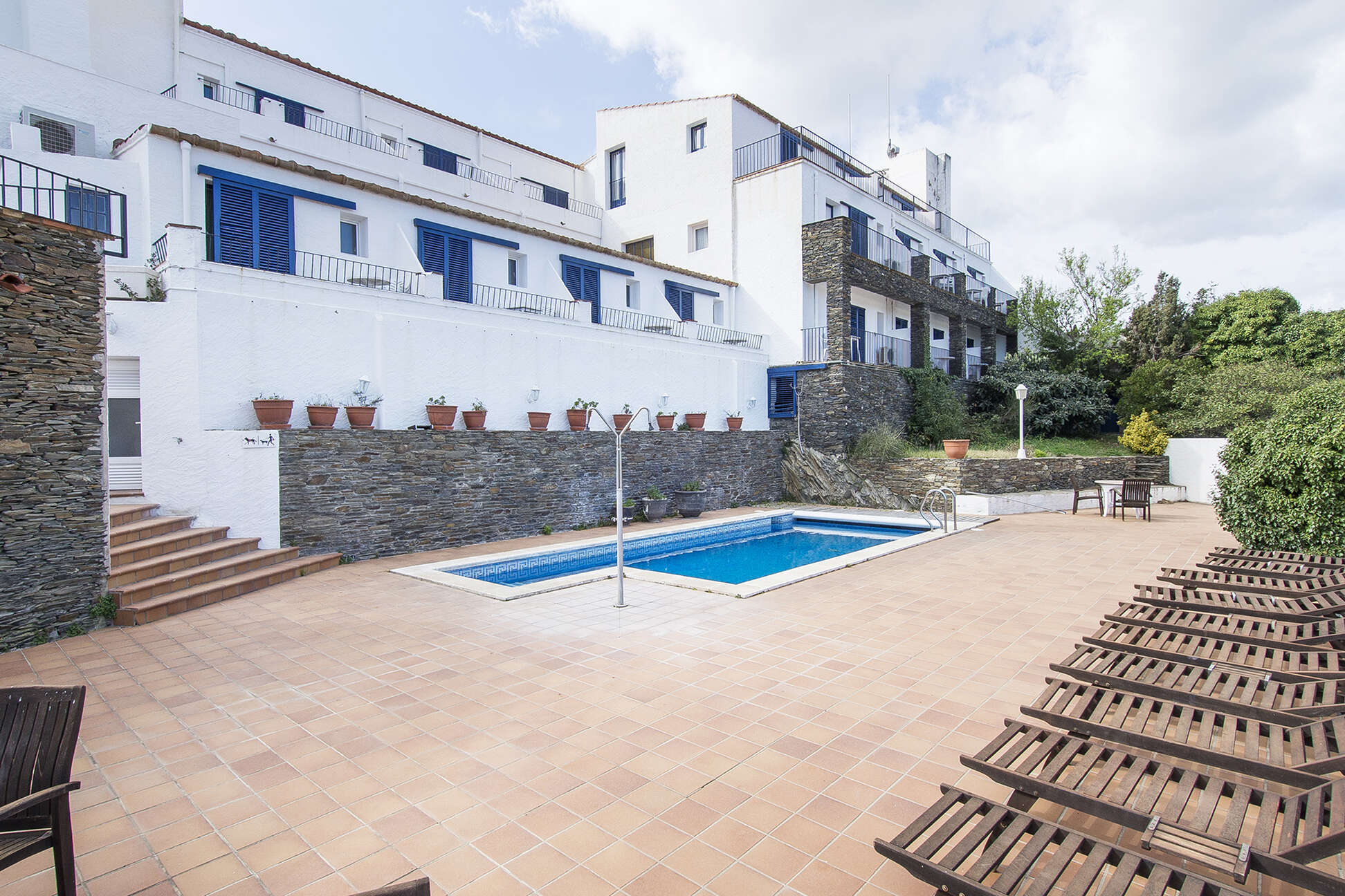 Fantastic hotel for sale in Port Lligat with sea views.