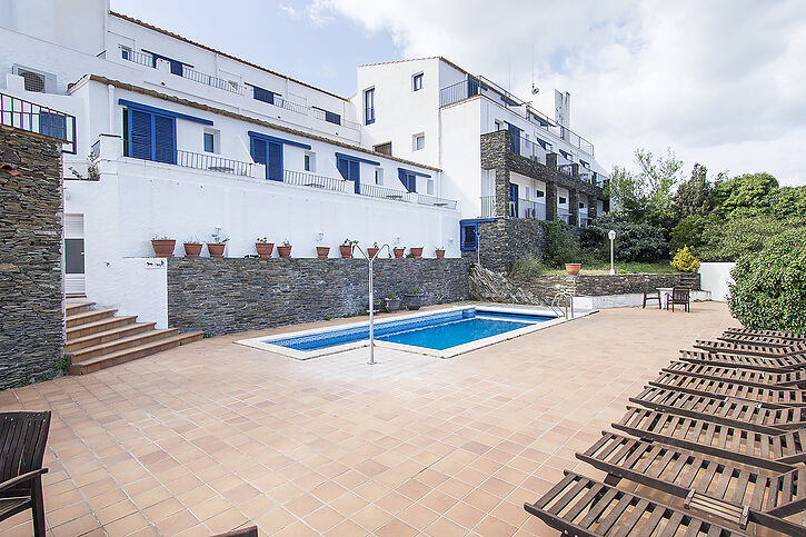 Fantastic hotel for sale in Port Lligat with sea views.