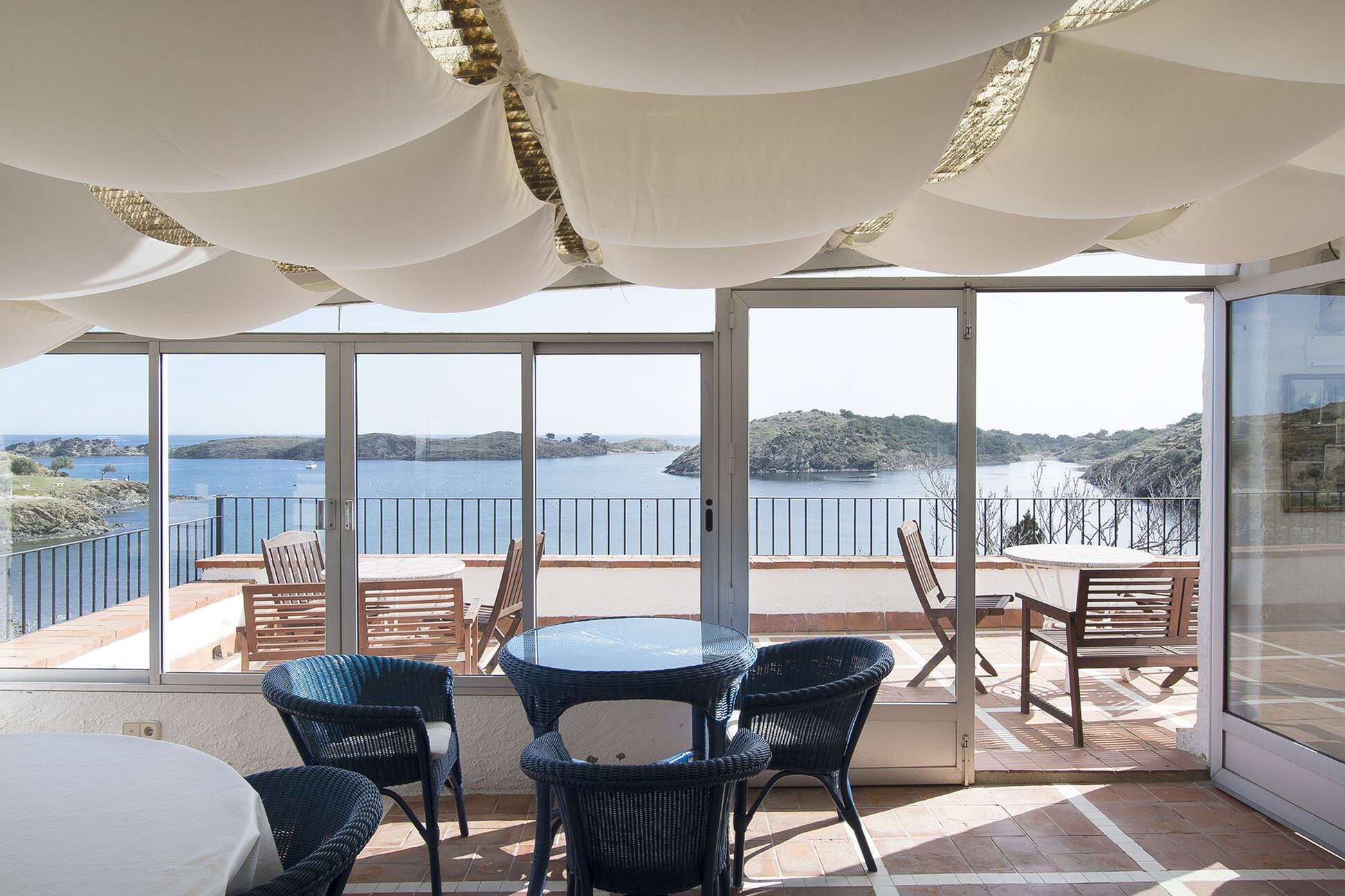 Fantastic hotel for sale in Port Lligat with sea views.