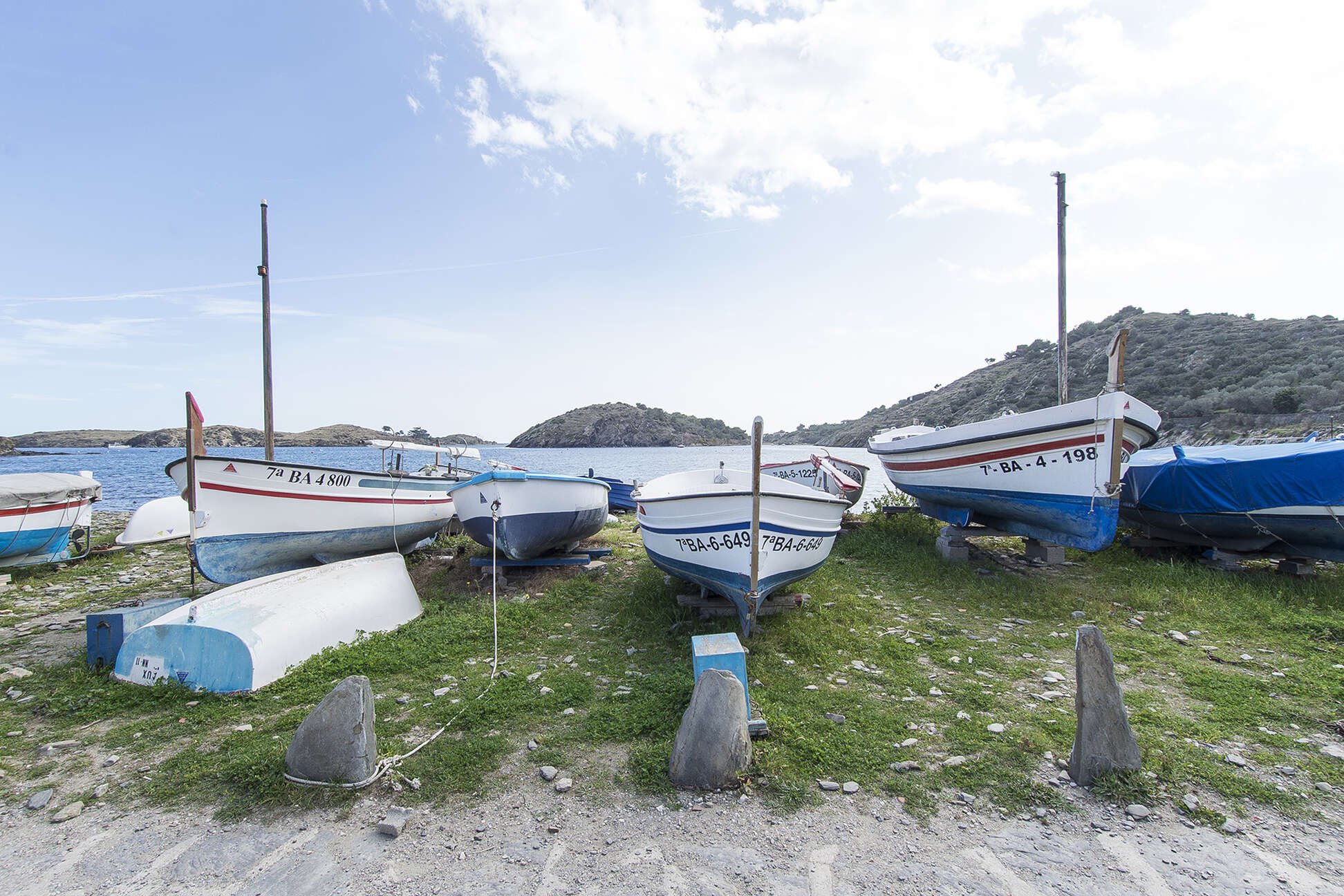 Fantastic hotel for sale in Port Lligat with sea views.