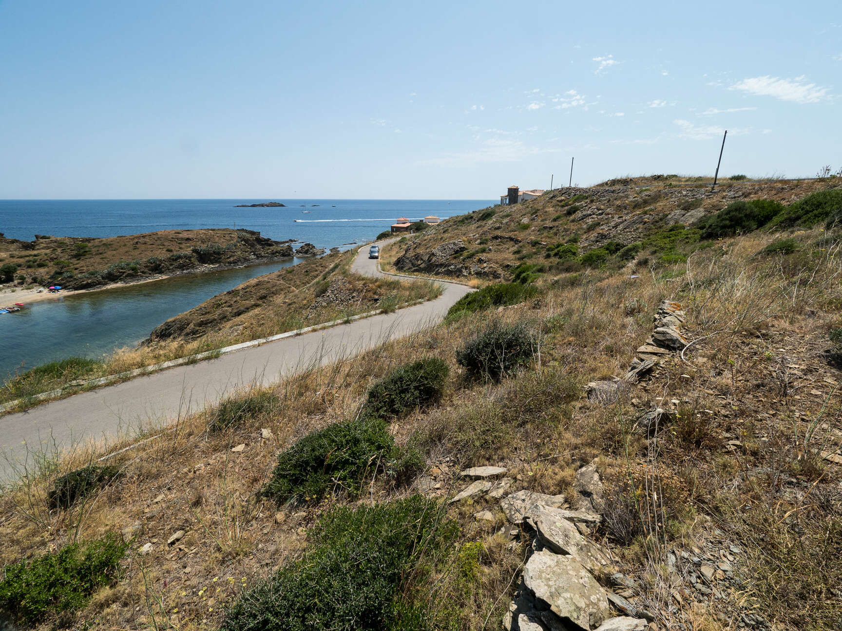Fantàstic terreny en venda amb vistes directes al mar a Cadaqués