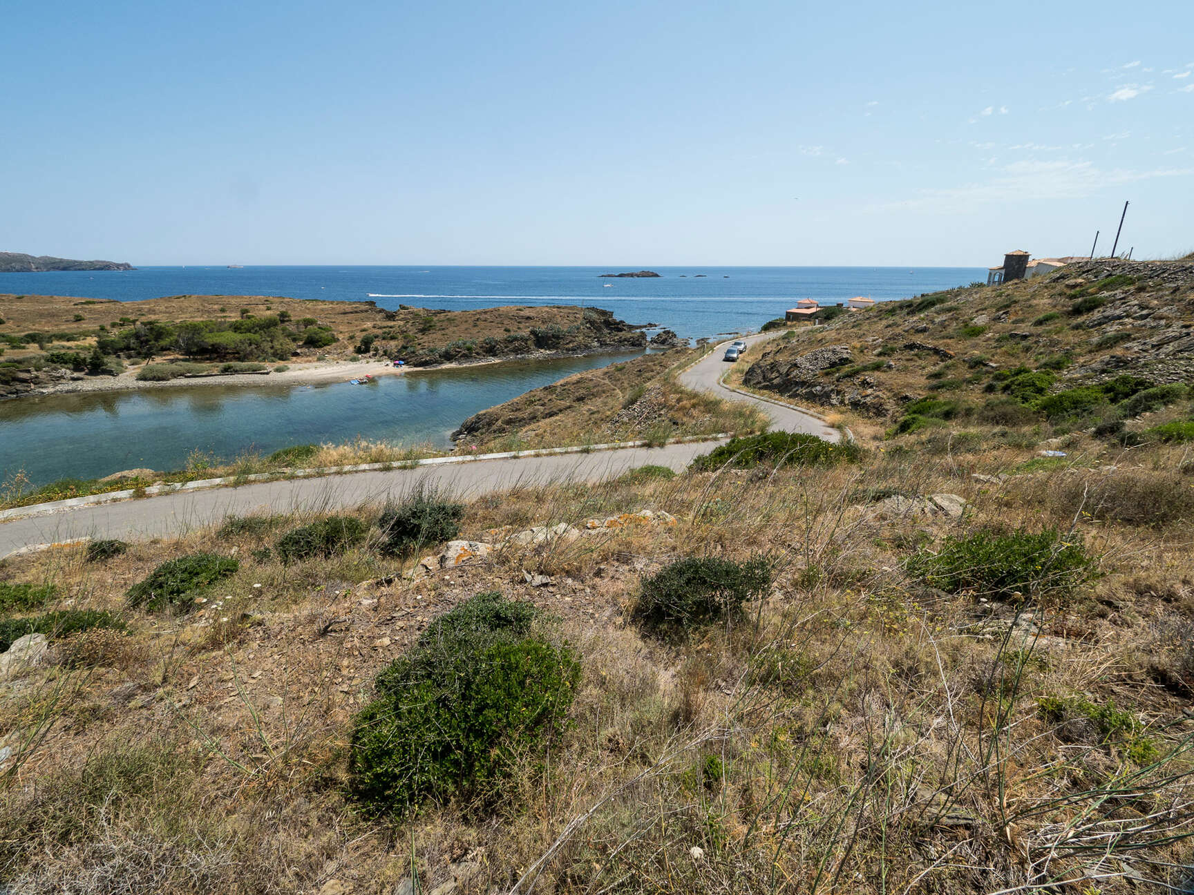 Fantàstic terreny en venda amb vistes directes al mar a Cadaqués