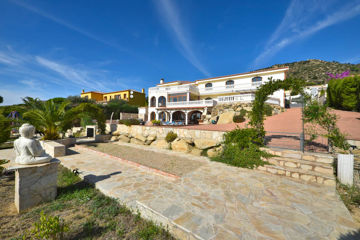 Schöne Villa zum Verkauf mit Blick in einer privilegierten Gegend, Pau