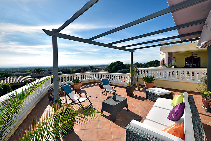 Beautiful villa for sale with views in a privileged area, Pau