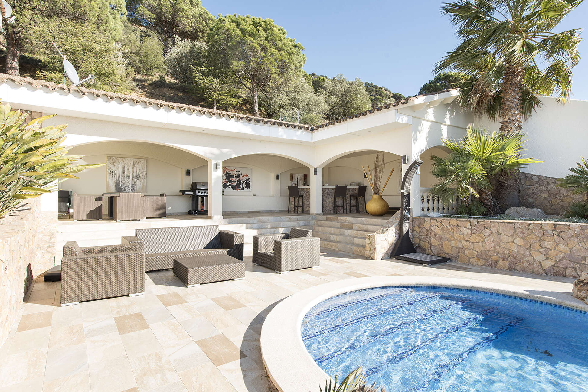 Spectaculaire villa de luxe avec vue sur la baie de Roses à vendre, Pau