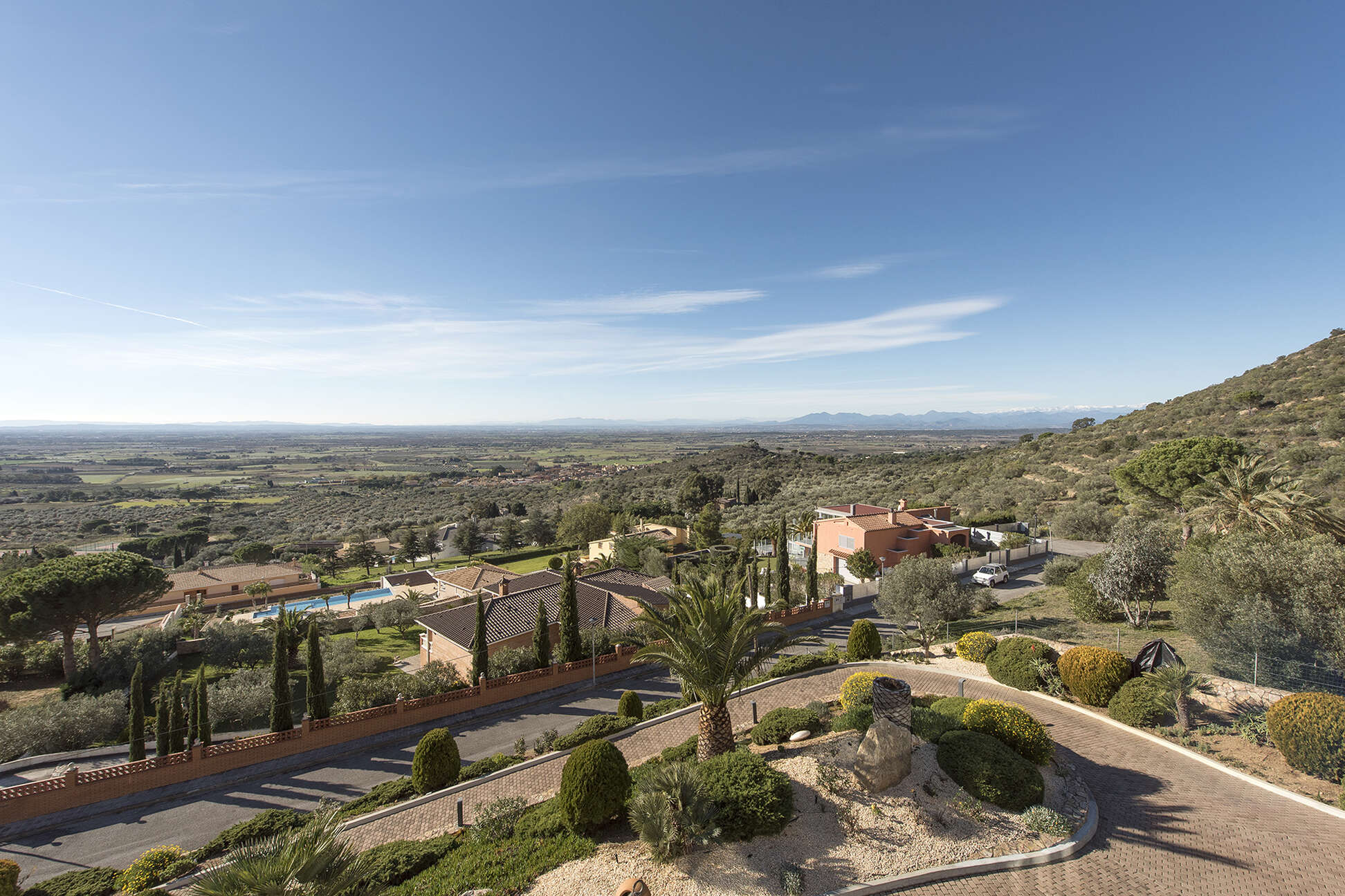 Spectaculaire villa de luxe avec vue sur la baie de Roses à vendre, Pau