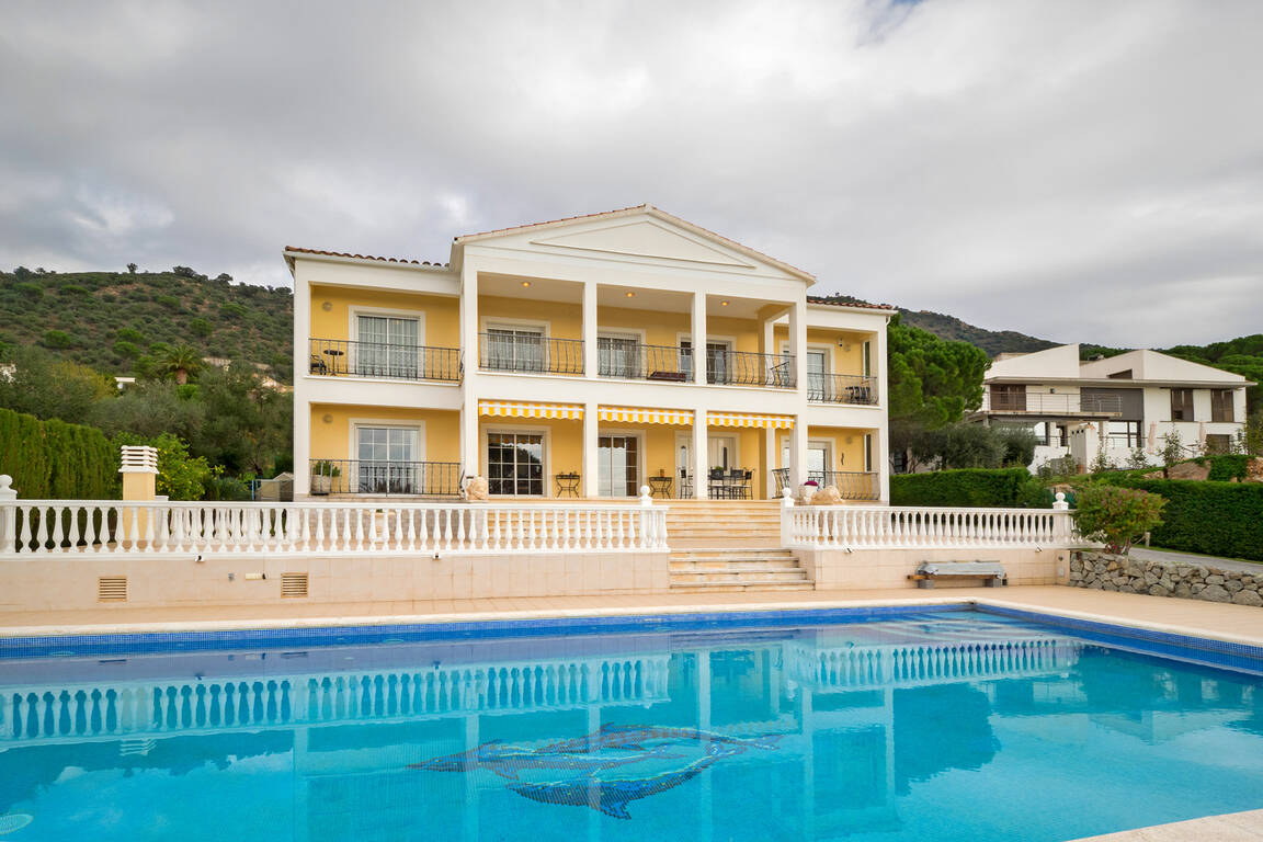 Fabulosa casa de luxe a la venda a urbanització Olivars, Pau