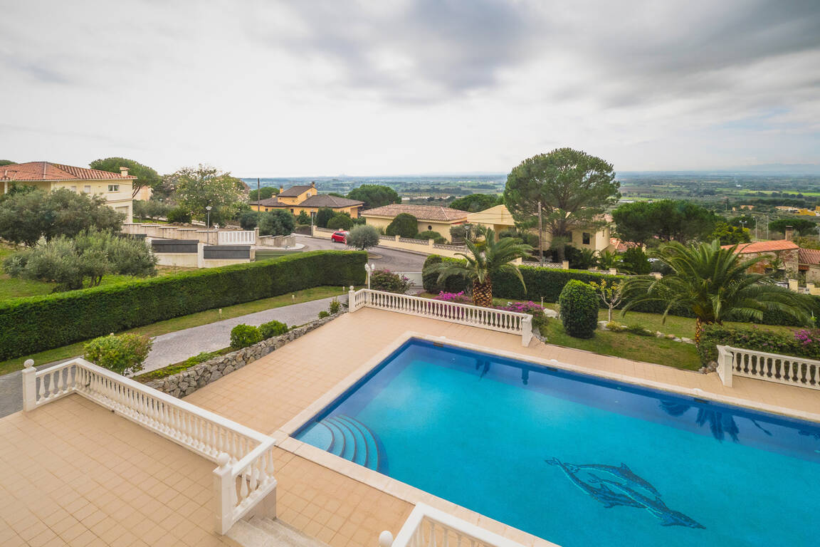 Fabulosa casa de lujo a la venta en urbanización Olivars, Pau