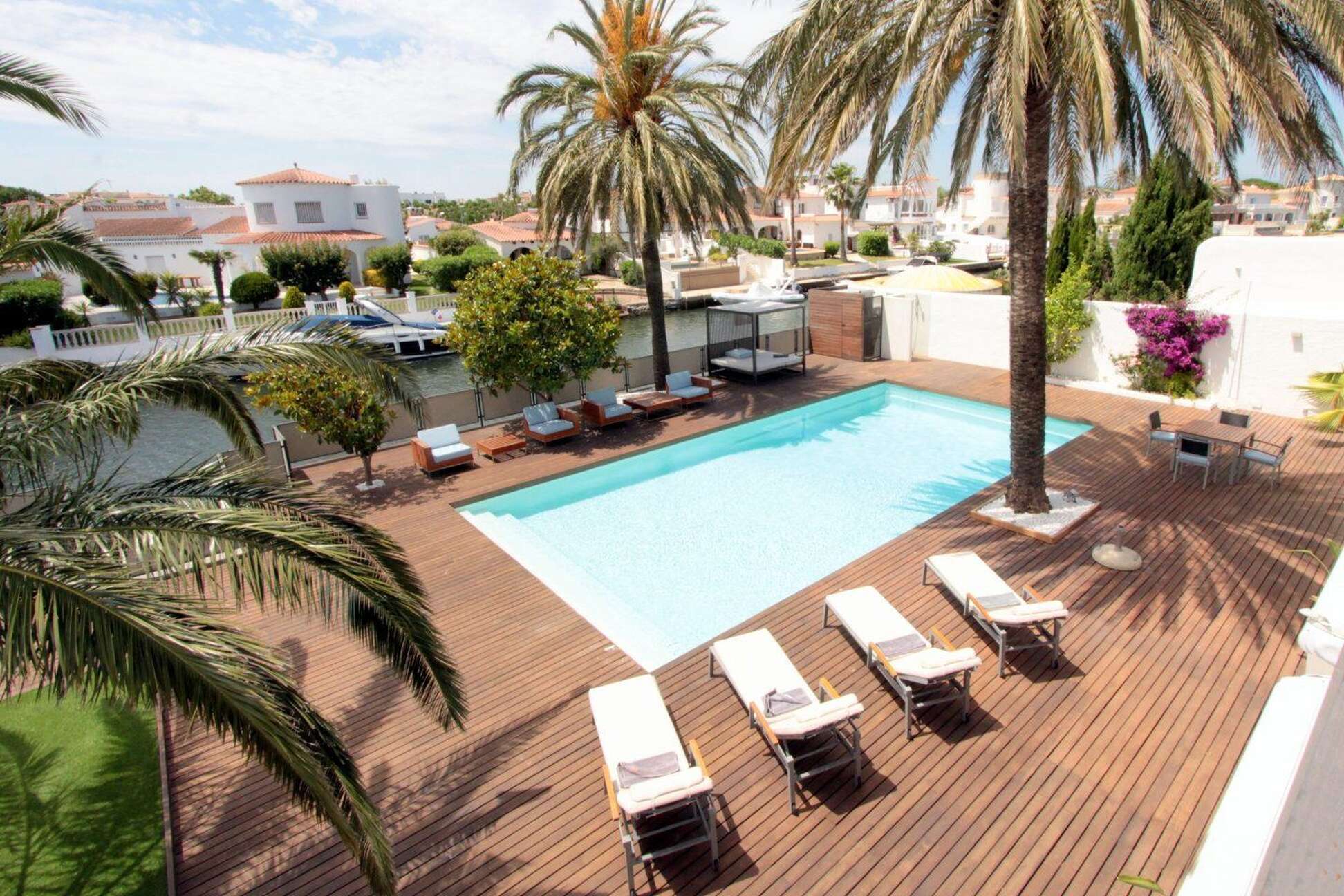 villa-luxury-canal-morring-22meters-sale-empuriabrava-393