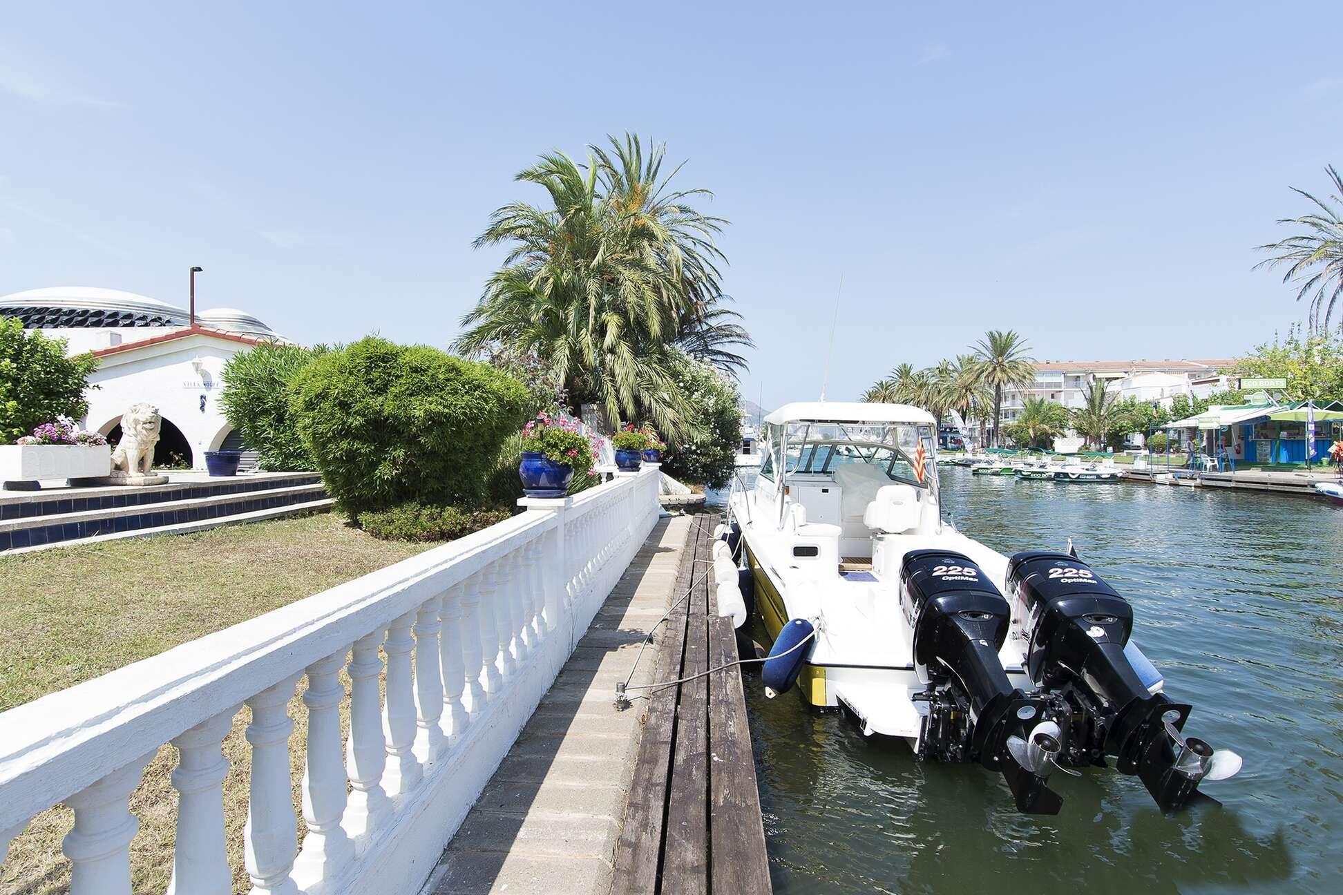 Fantàstica casa amb 30 metres amarratge, ple centre Empuriabrava