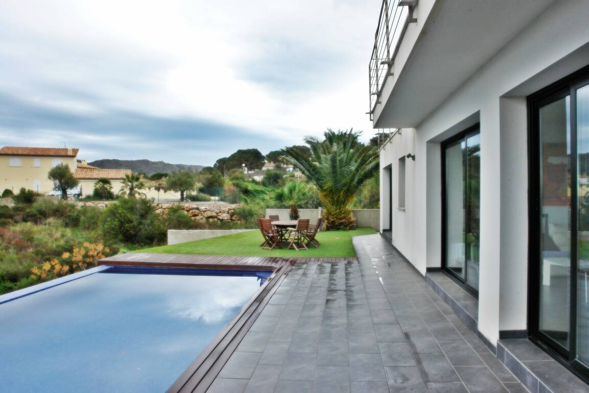 Spectacular villa for sale overlooking the sea Port de la Selva