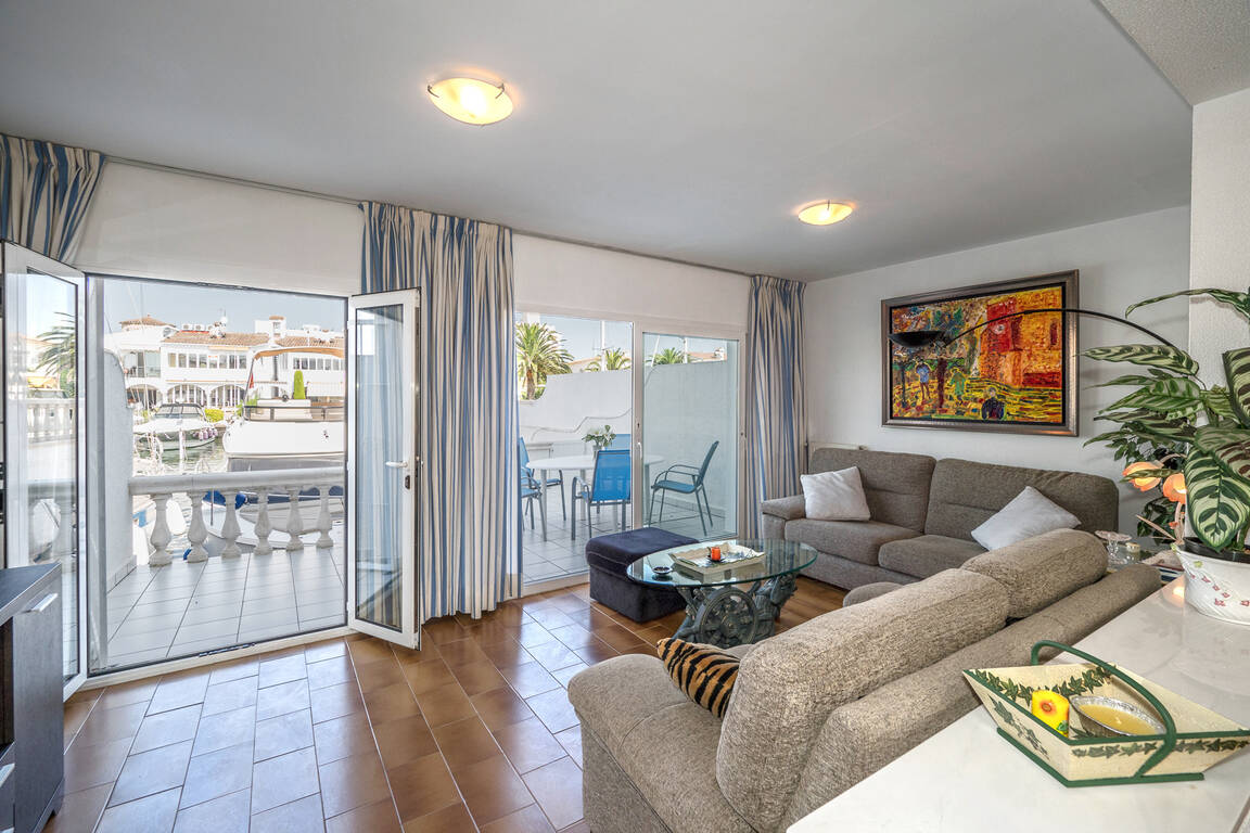 Casa adosada con amarre para velero 2ª linea de mara, Empuriabrava