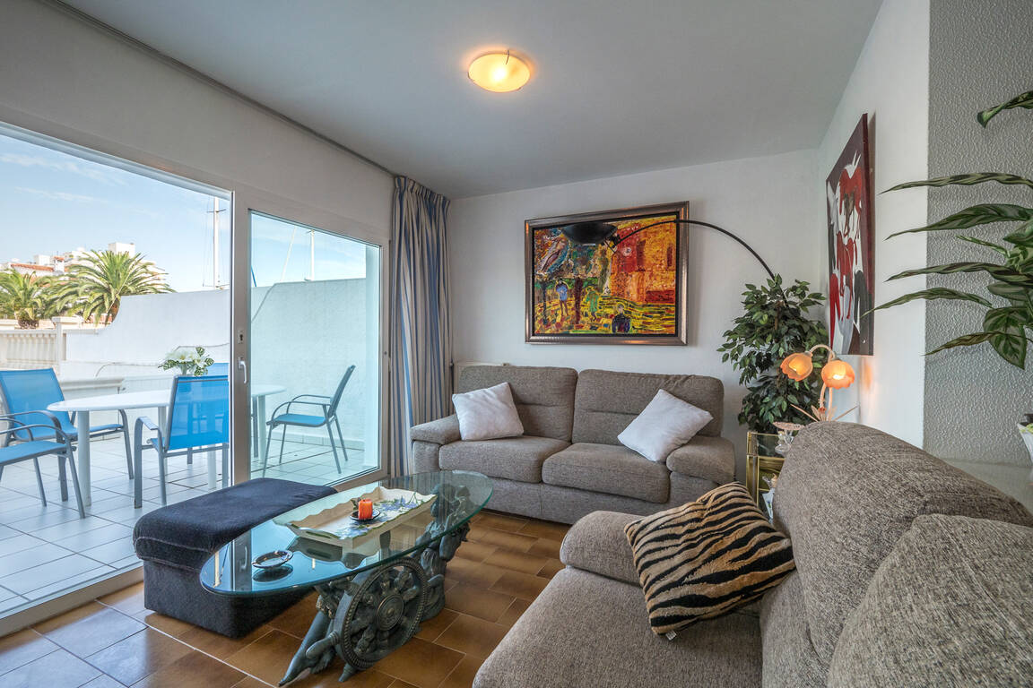 Casa adosada con amarre para velero 2ª linea de mara, Empuriabrava