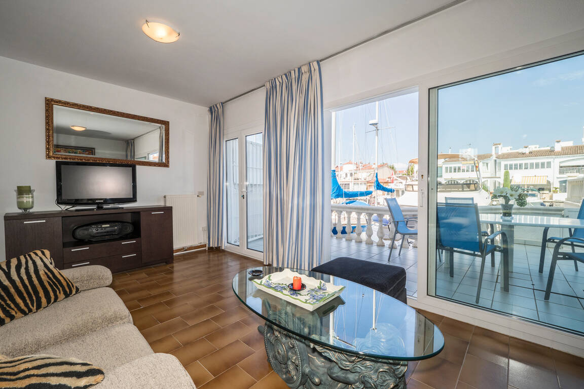 Casa adosada con amarre para velero 2ª linea de mara, Empuriabrava