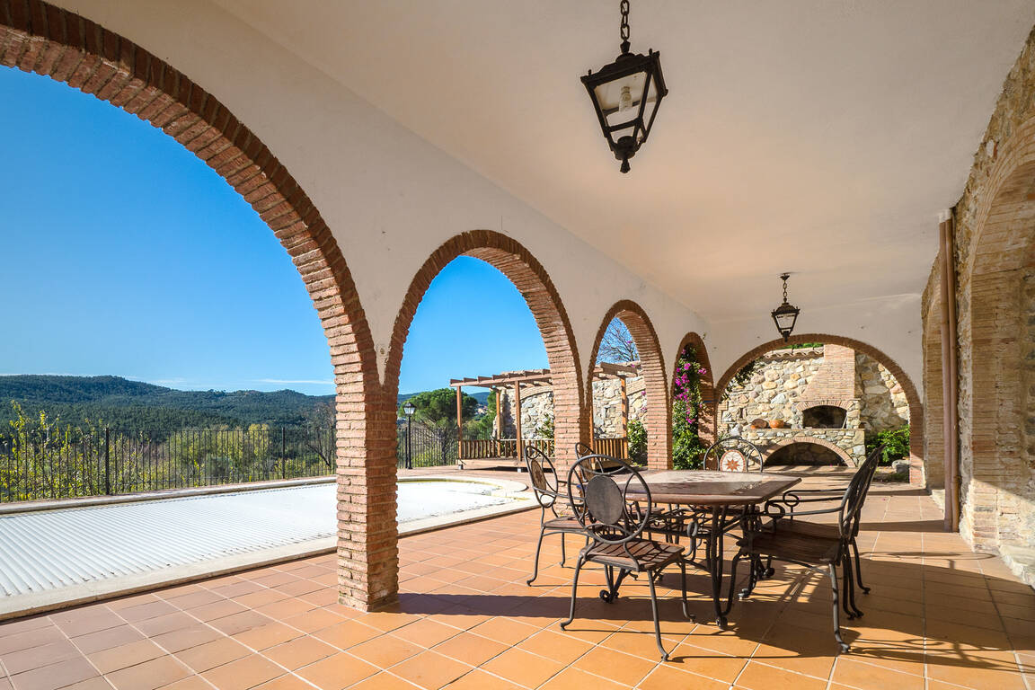 Bonita casa rural con vistas amplias en venta en Agullana