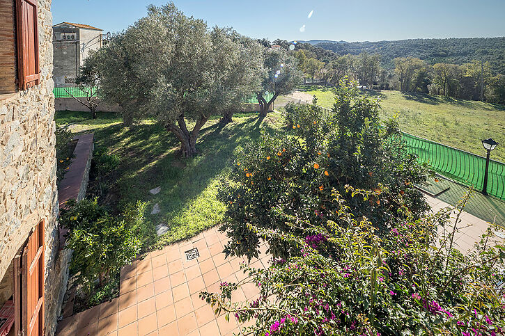 Belle maison de campagne avec de grandes vues à vendre à Agullana