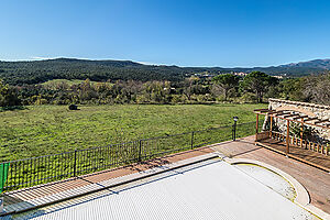 Nice country house with spacious views for sale in Agullana