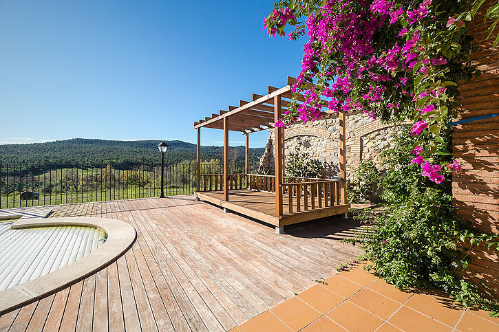 Belle maison de campagne avec de grandes vues à vendre à Agullana