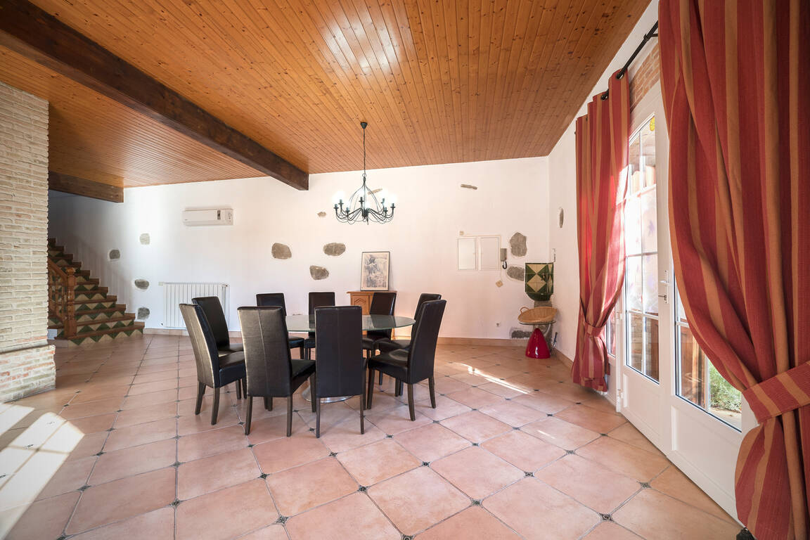 Nice country house with spacious views for sale in Agullana
