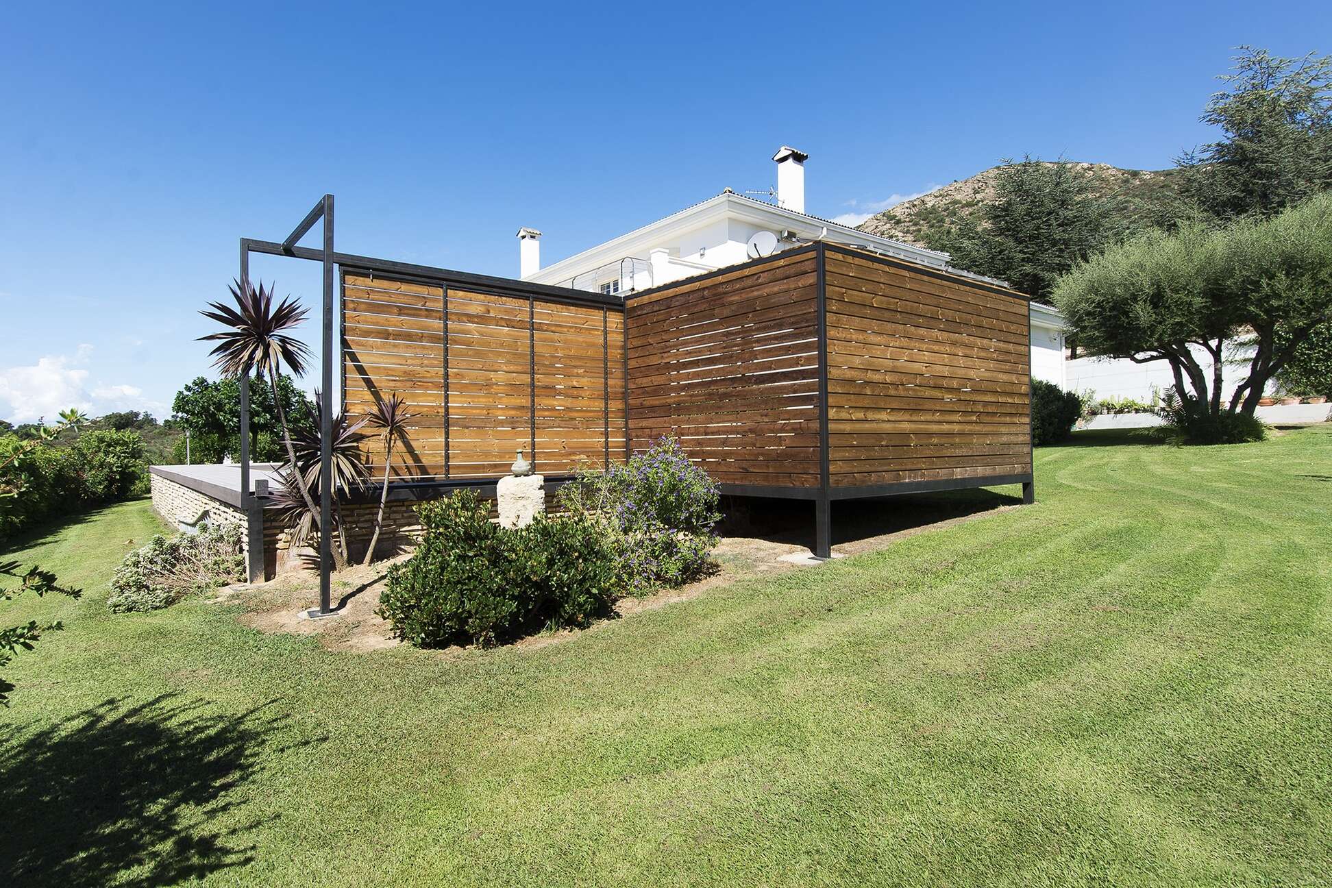 Belle maison de luxe à vendre avec vue sur la baie de Roses à Pau