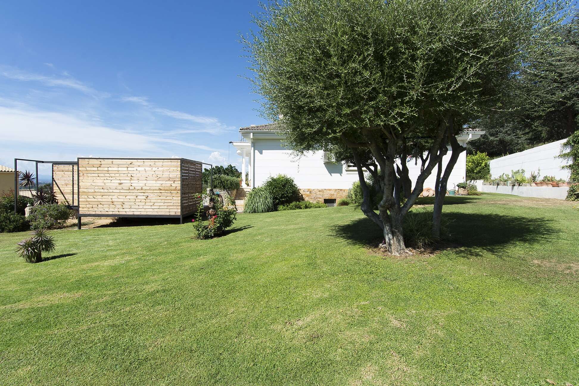 Belle maison de luxe à vendre avec vue sur la baie de Roses à Pau