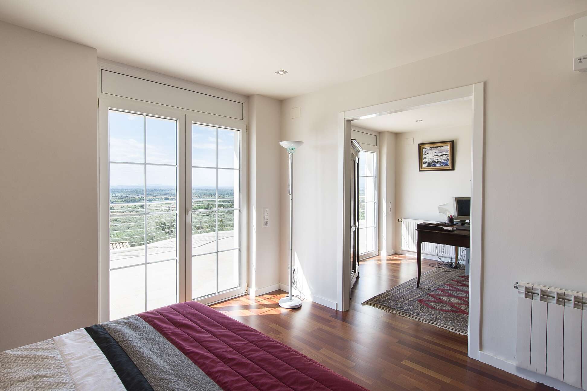 Belle maison de luxe à vendre avec vue sur la baie de Roses à Pau