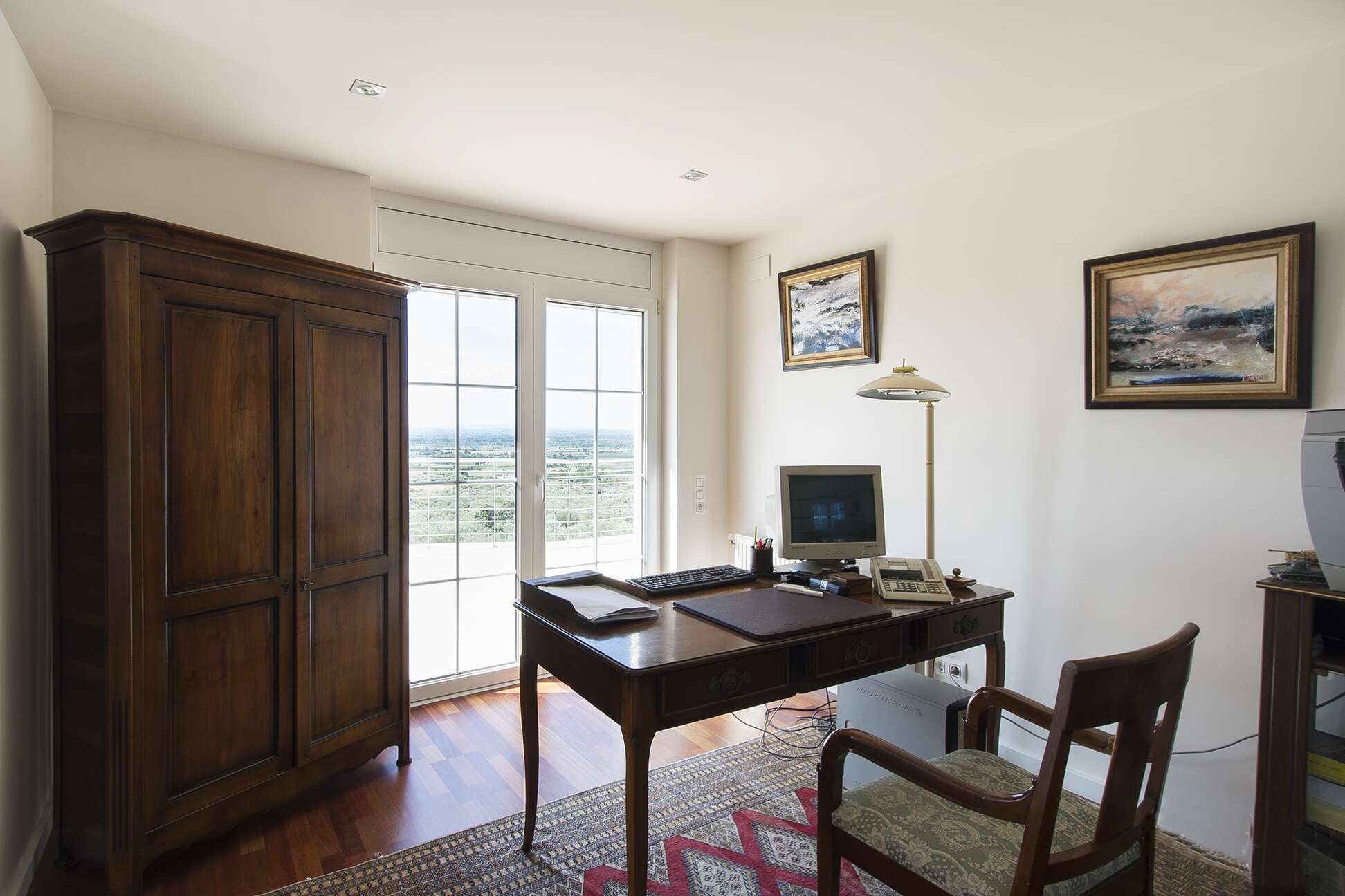 Belle maison de luxe à vendre avec vue sur la baie de Roses à Pau