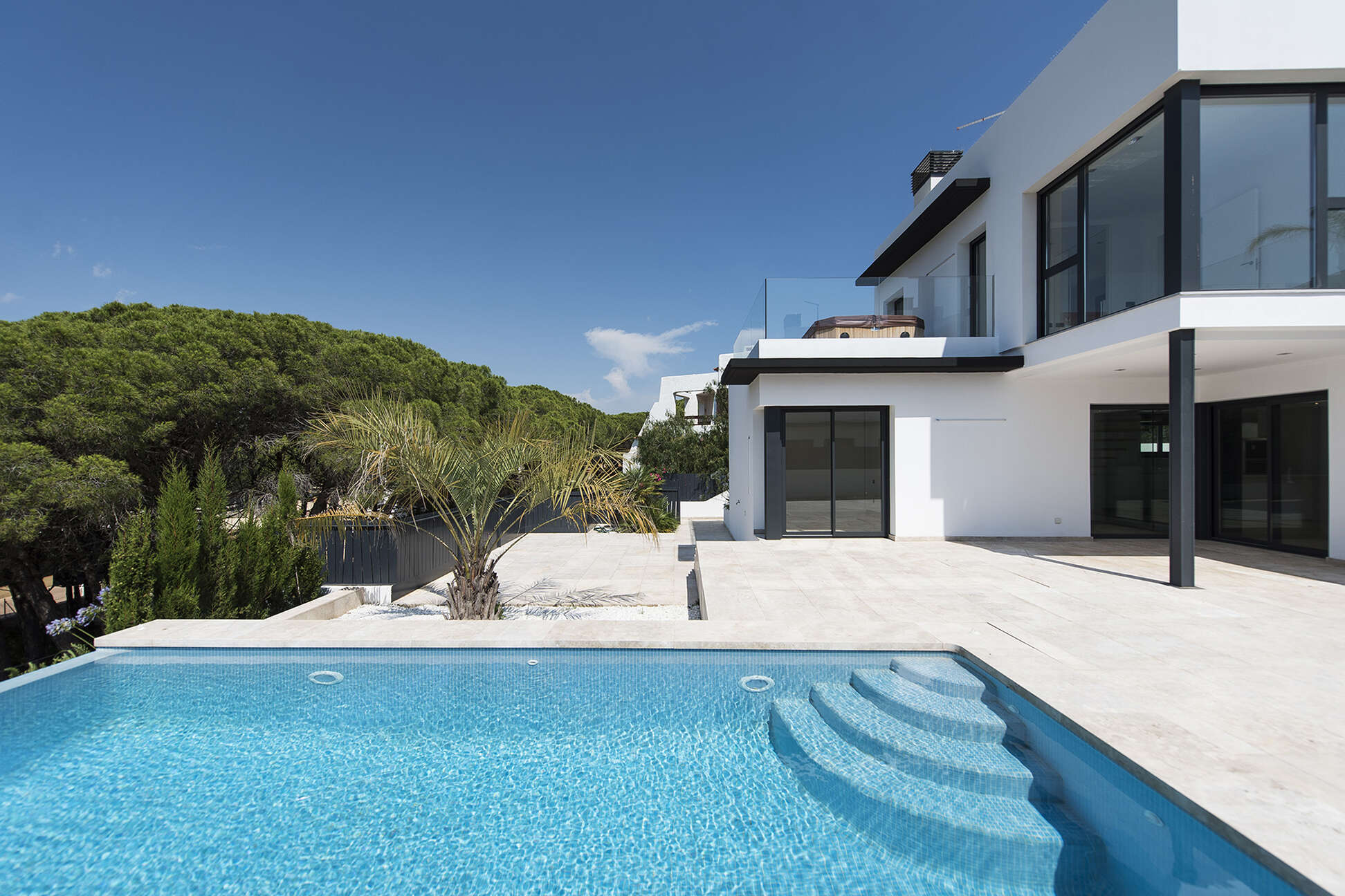 Bonica casa nova amb vistes al mar a la venda a Cala Montgo, L´Escala