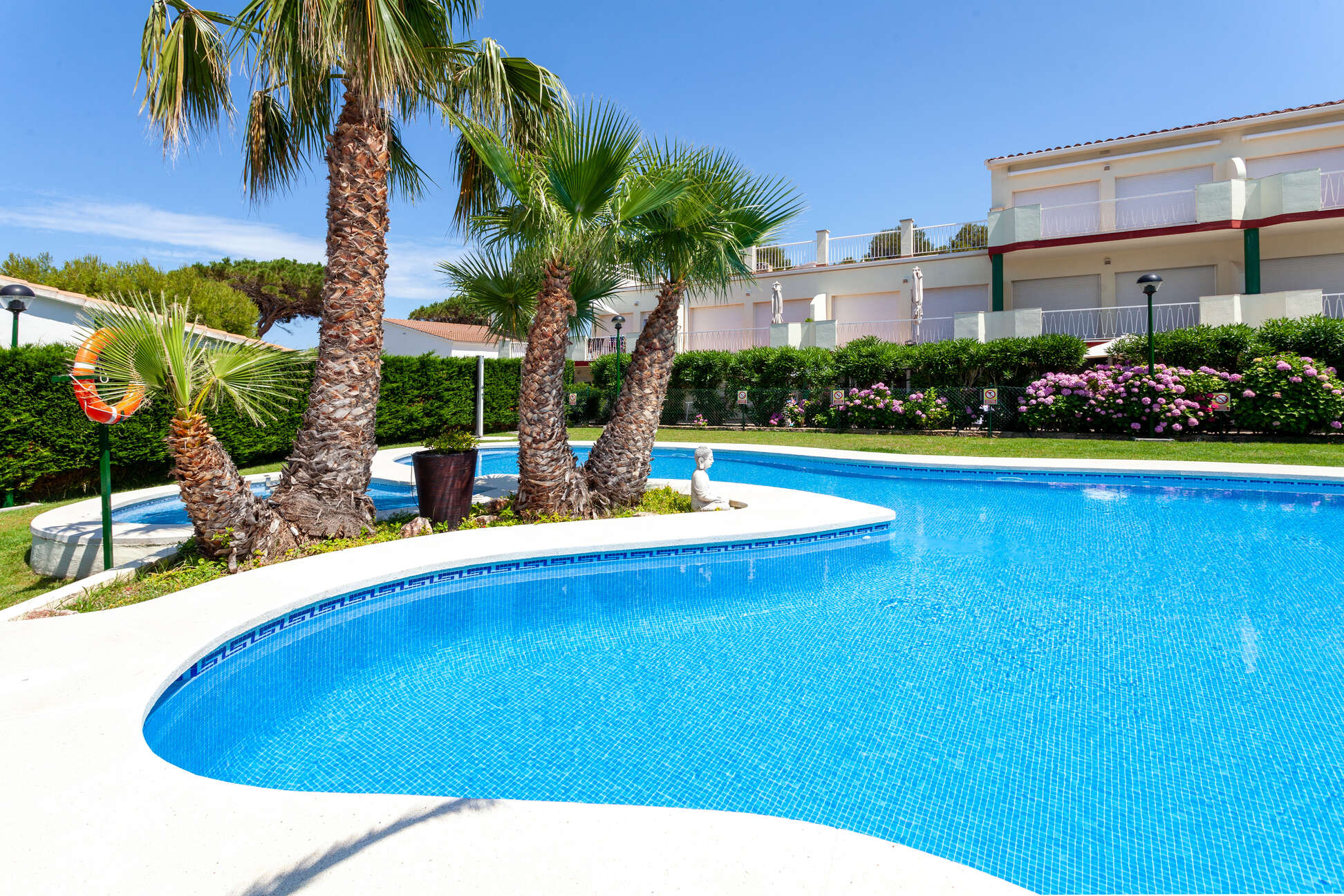 Beautiful holiday complex 1st line of sea Llança