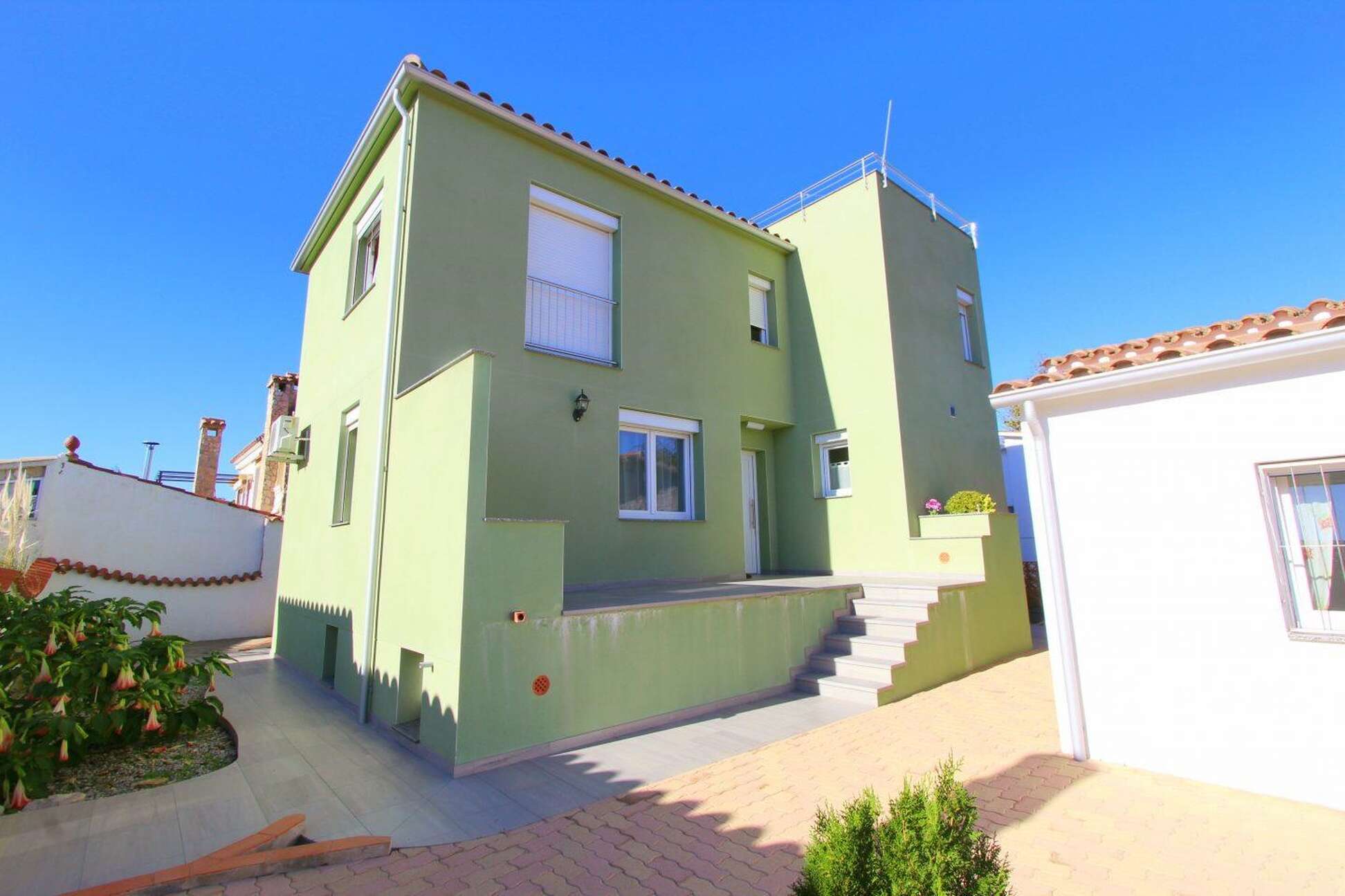 maison-renovee-studio-investissement-vendre-empuriabrava-580