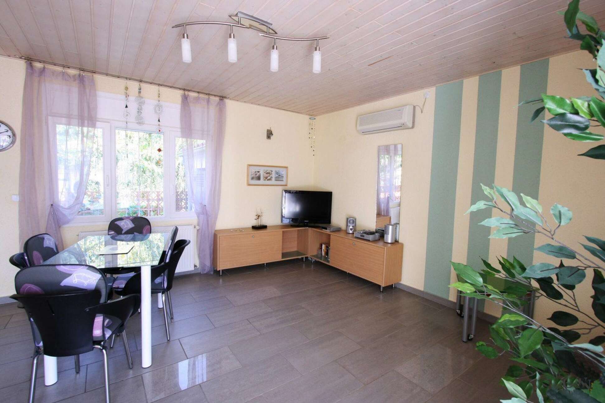 Renoviertes Haus mit Studio zu verkaufen in Empuriabrava