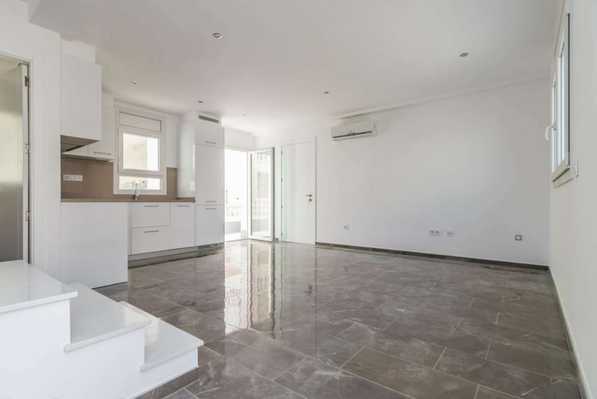 Beautiful new modern style house for sale in Empuriabrava