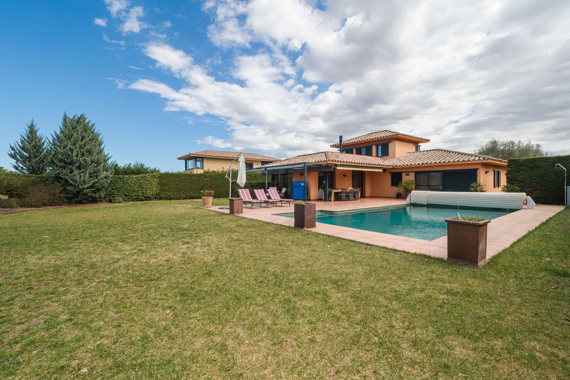 Preciosa casa a la venda al Golf de Torremirona