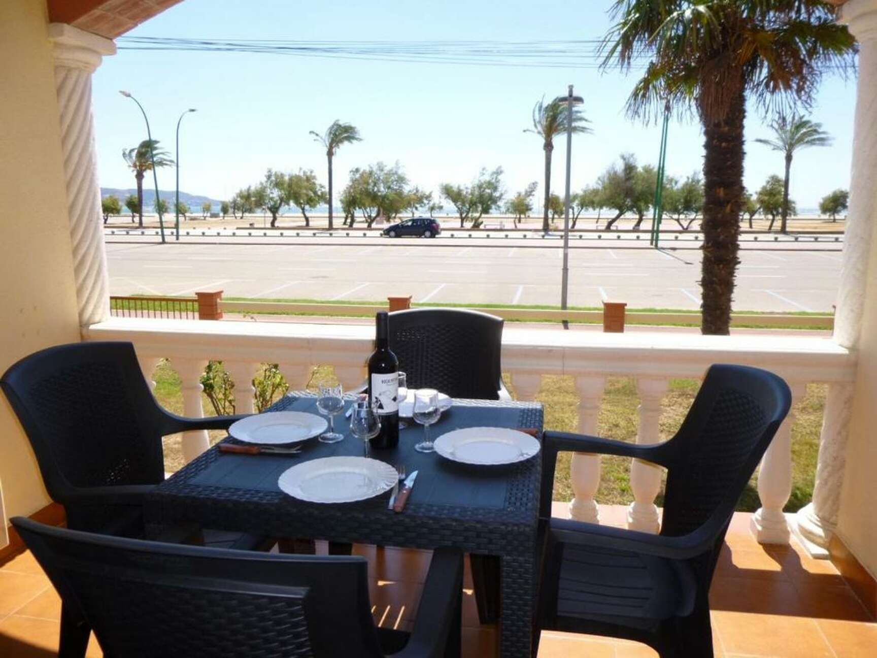 Building of 8 flats on the seafront for sale Empuriabrava