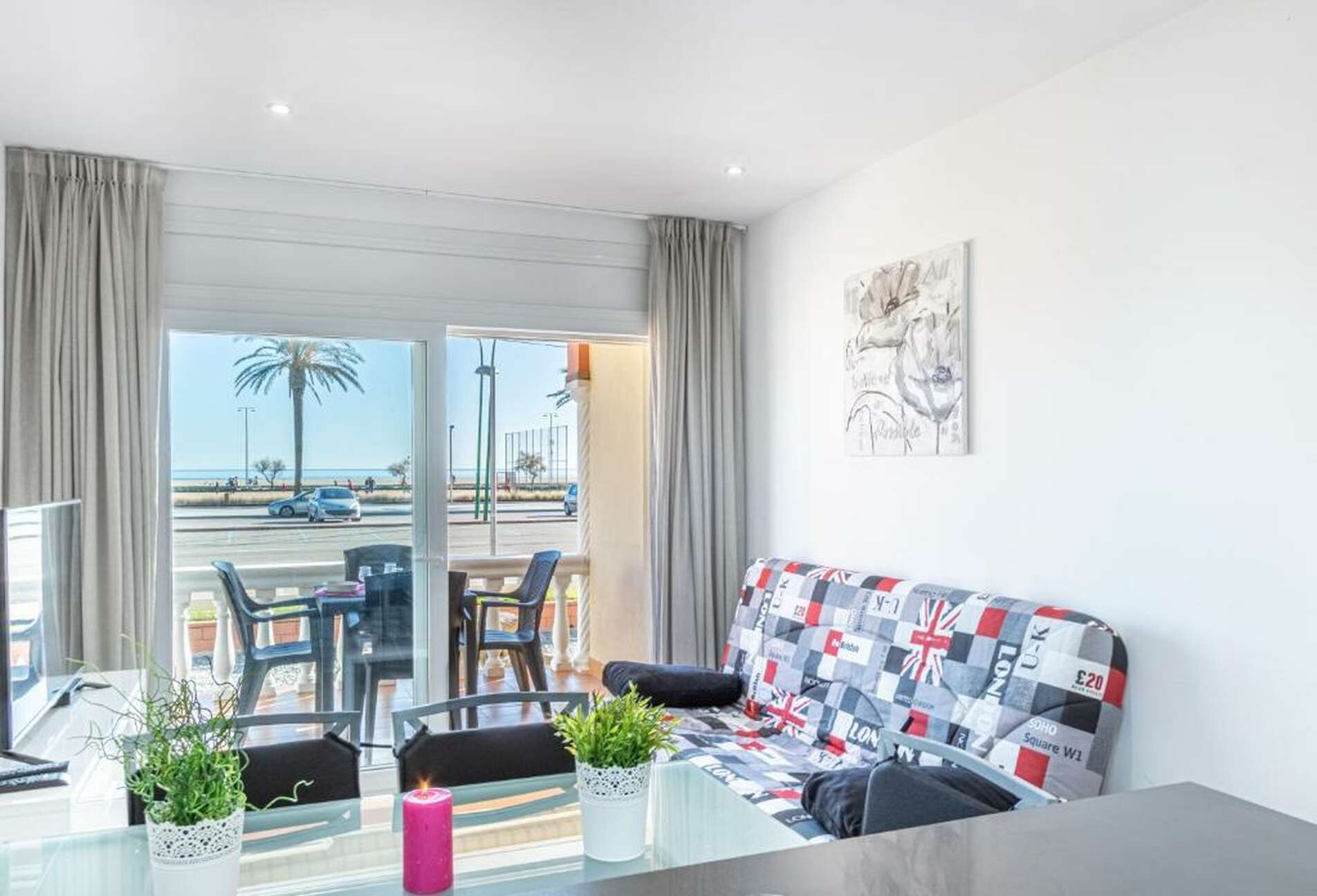 Building of 8 flats on the seafront for sale Empuriabrava