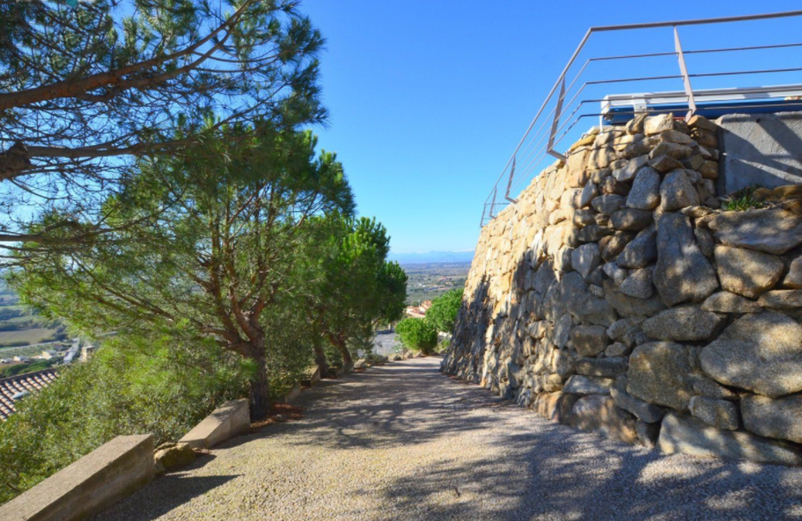 Vila de luxe a la venda amb vistes panoràmiques a Palau Saverdera
