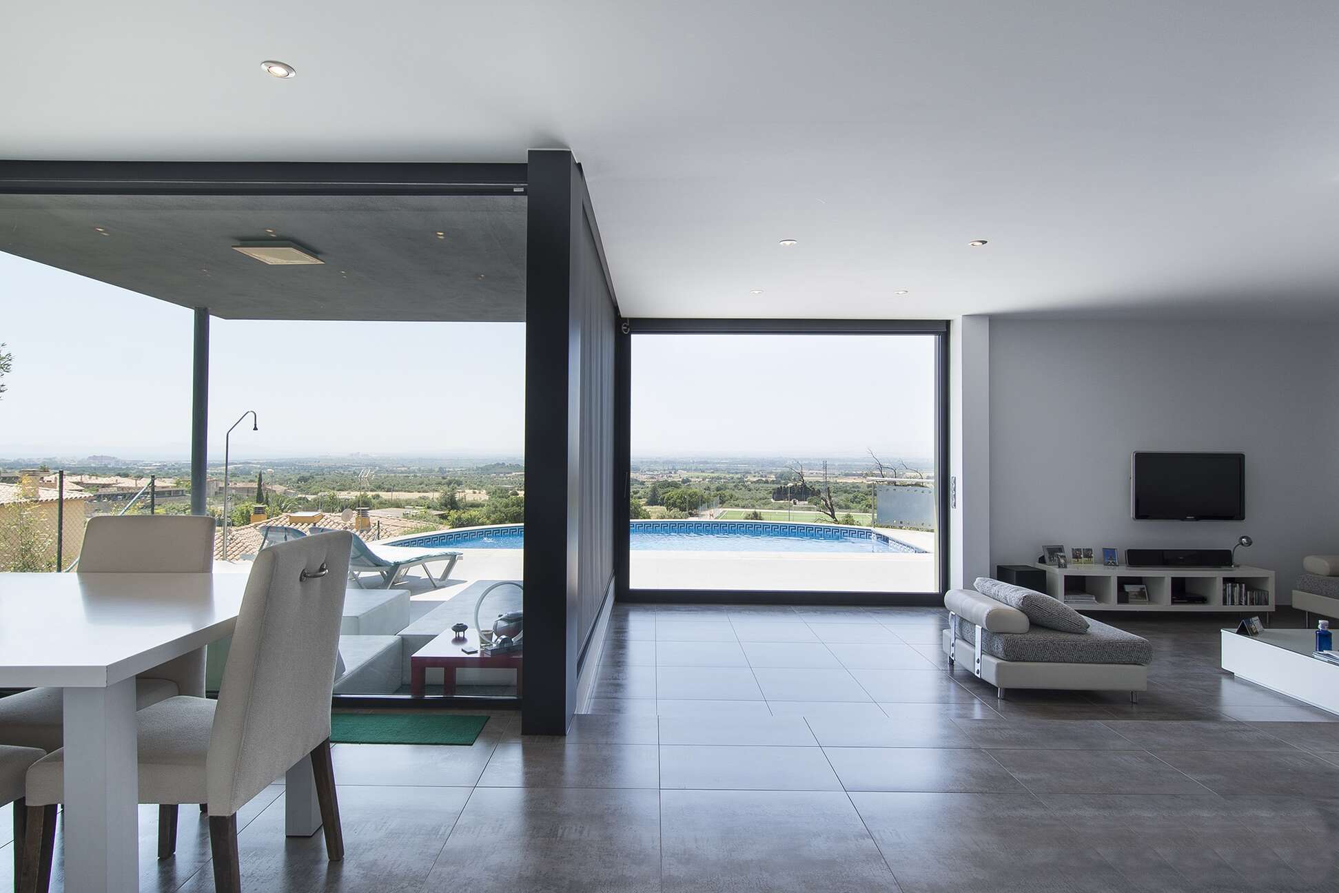 Maison moderne à vendre avec piscine à Palau Saverdera
