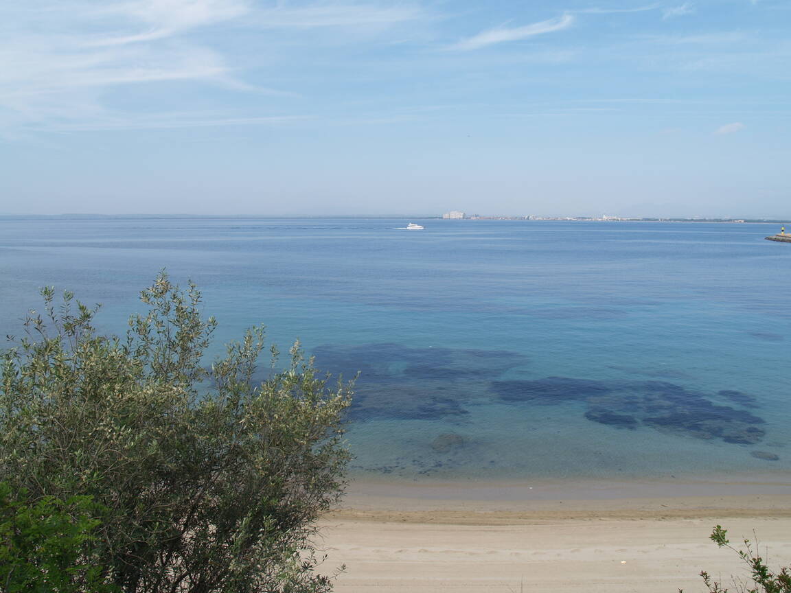 New first floor flat with sea views for sale, Roses P-1