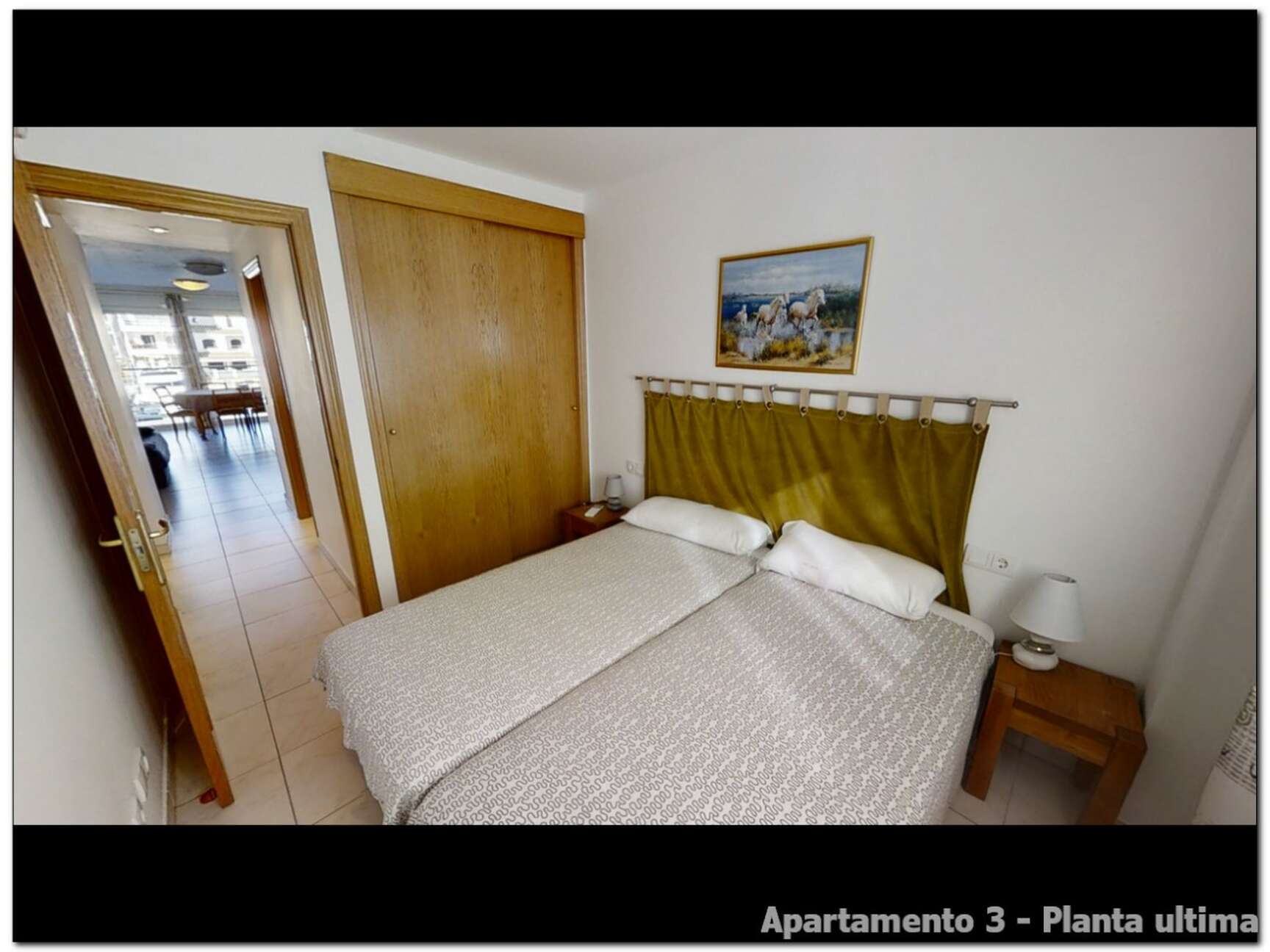 Edificio en venta Empuriabrava, 3 apartamentos, gran garaje y amarre de 20x6m